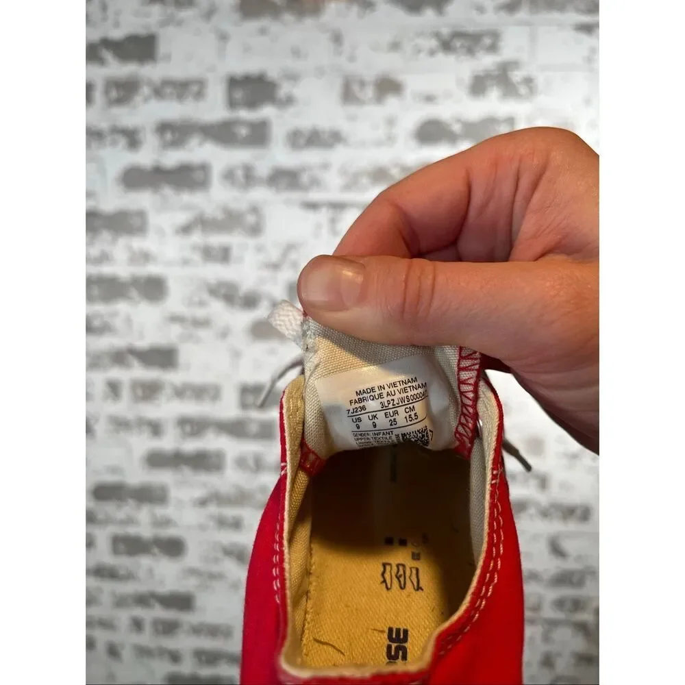 Converse | kids infant size 9 red lace up sneakers